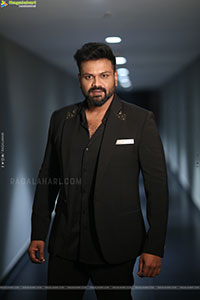 Manchu Manoj at David Reddy Glimpse Launch