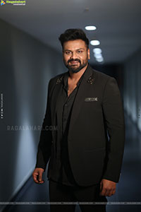 Manchu Manoj at David Reddy Glimpse Launch