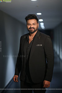 Manchu Manoj at David Reddy Glimpse Launch