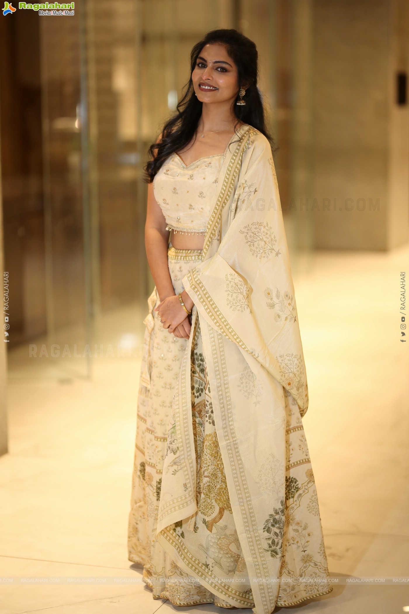 Mounika Reddy Latest Photoshoot Stills, HD Gallery