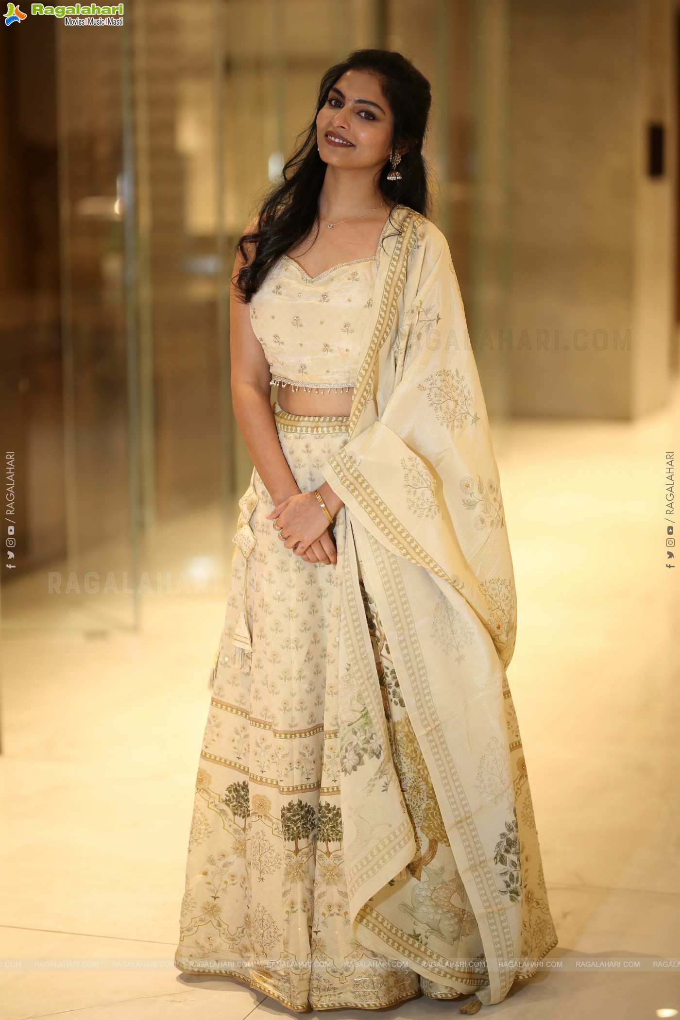 Mounika Reddy Latest Photoshoot Stills, HD Gallery