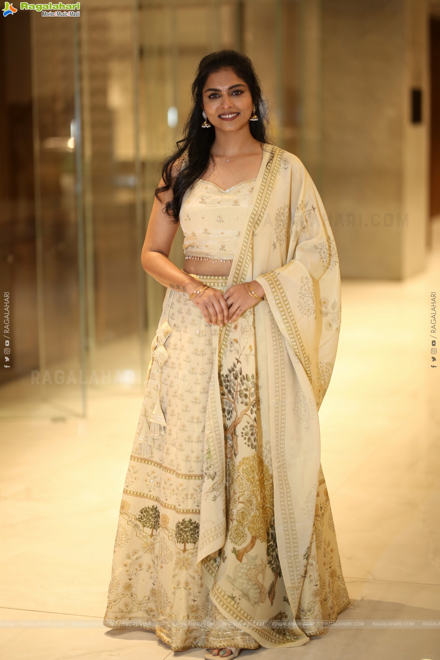 Mounika Reddy Latest Photoshoot Stills, HD Gallery