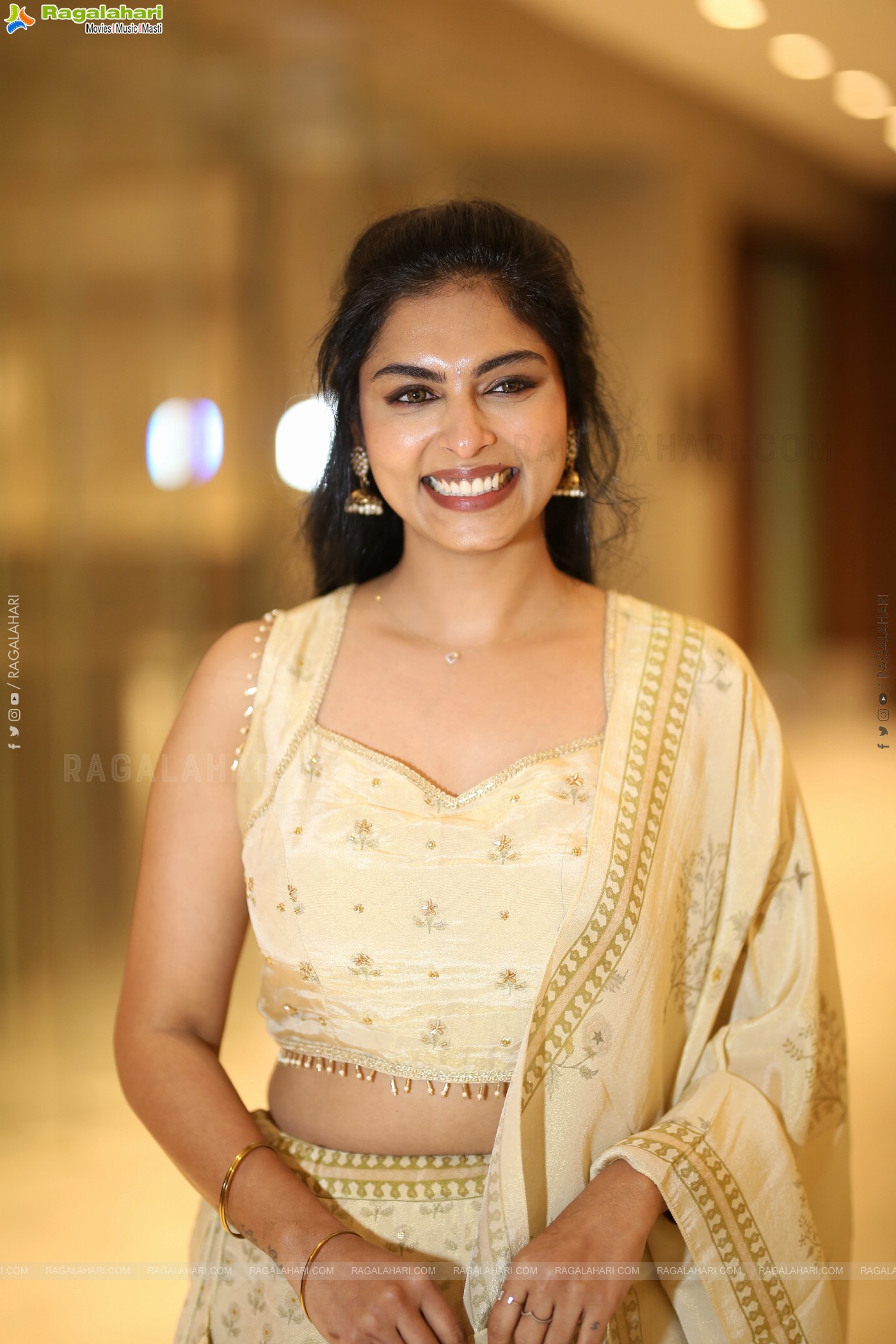 Mounika Reddy Latest Photoshoot Stills, HD Gallery