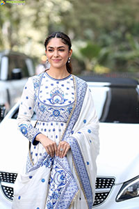 Mrunal Thakur at Dacoit Movie Teaser Launch