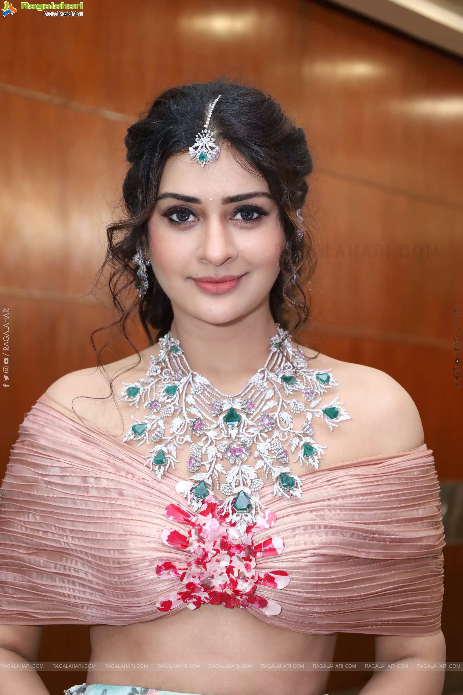 Payal Rajput at Hi Life Jewels Exhibition Launch, HD Gallery