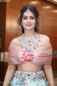 Payal Rajput at Hi Life Jewels Exhibition Launch, HD Gallery