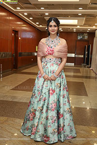 Payal Rajput at Hi Life Jewels Exhibition Launch, HD Gallery