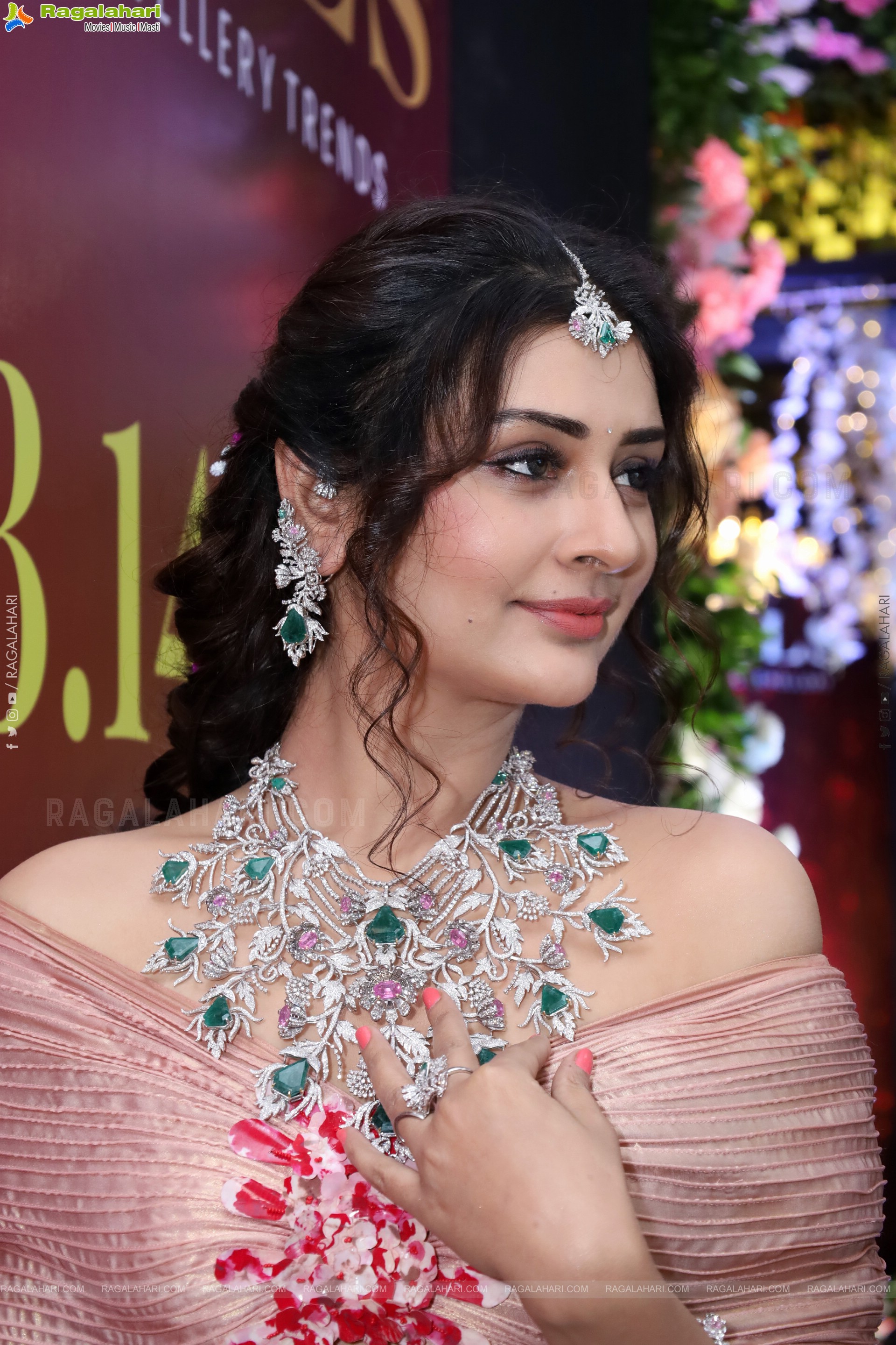 Payal Rajput at Hi Life Jewels Exhibition Launch, HD Gallery