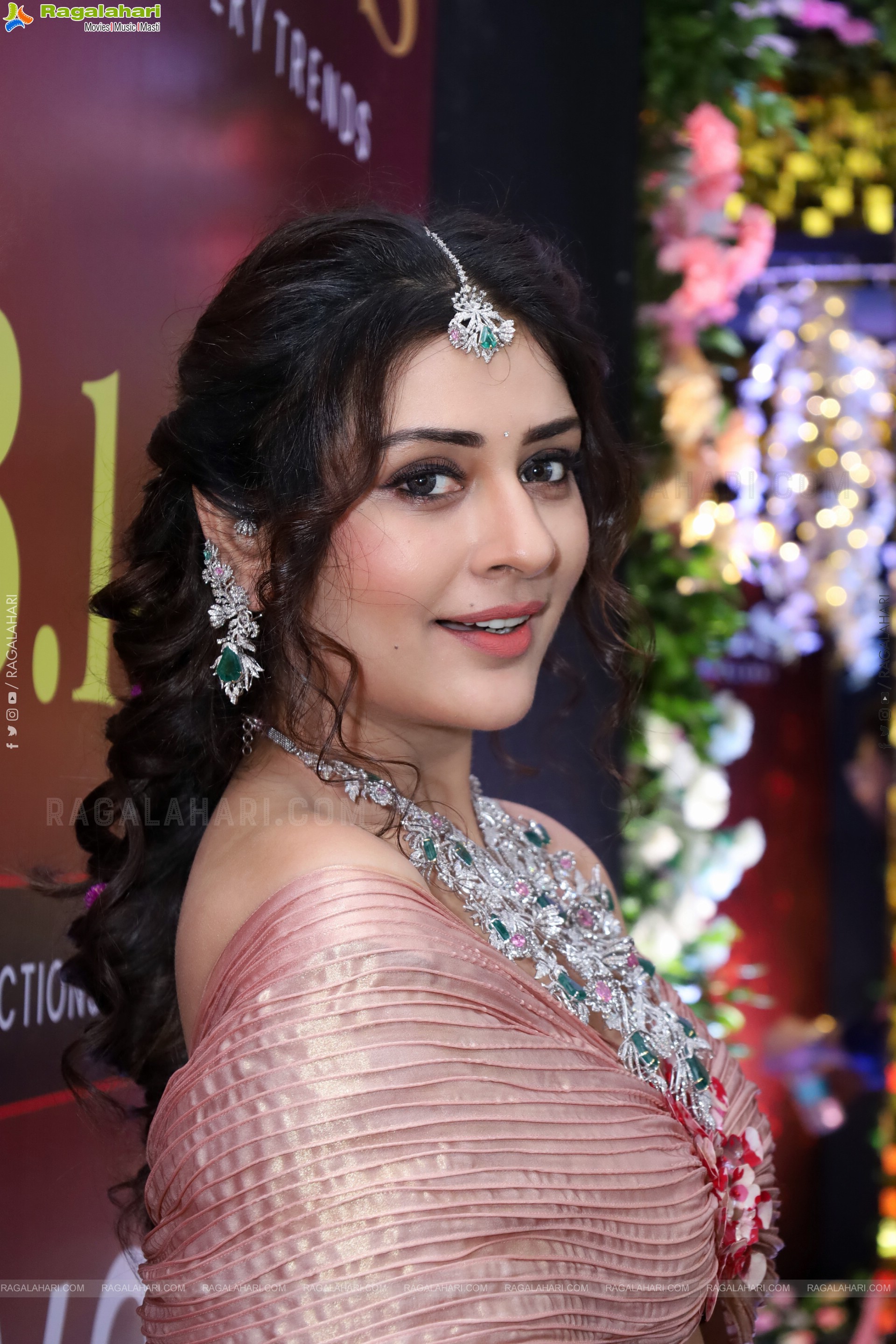 Payal Rajput at Hi Life Jewels Exhibition Launch, HD Gallery