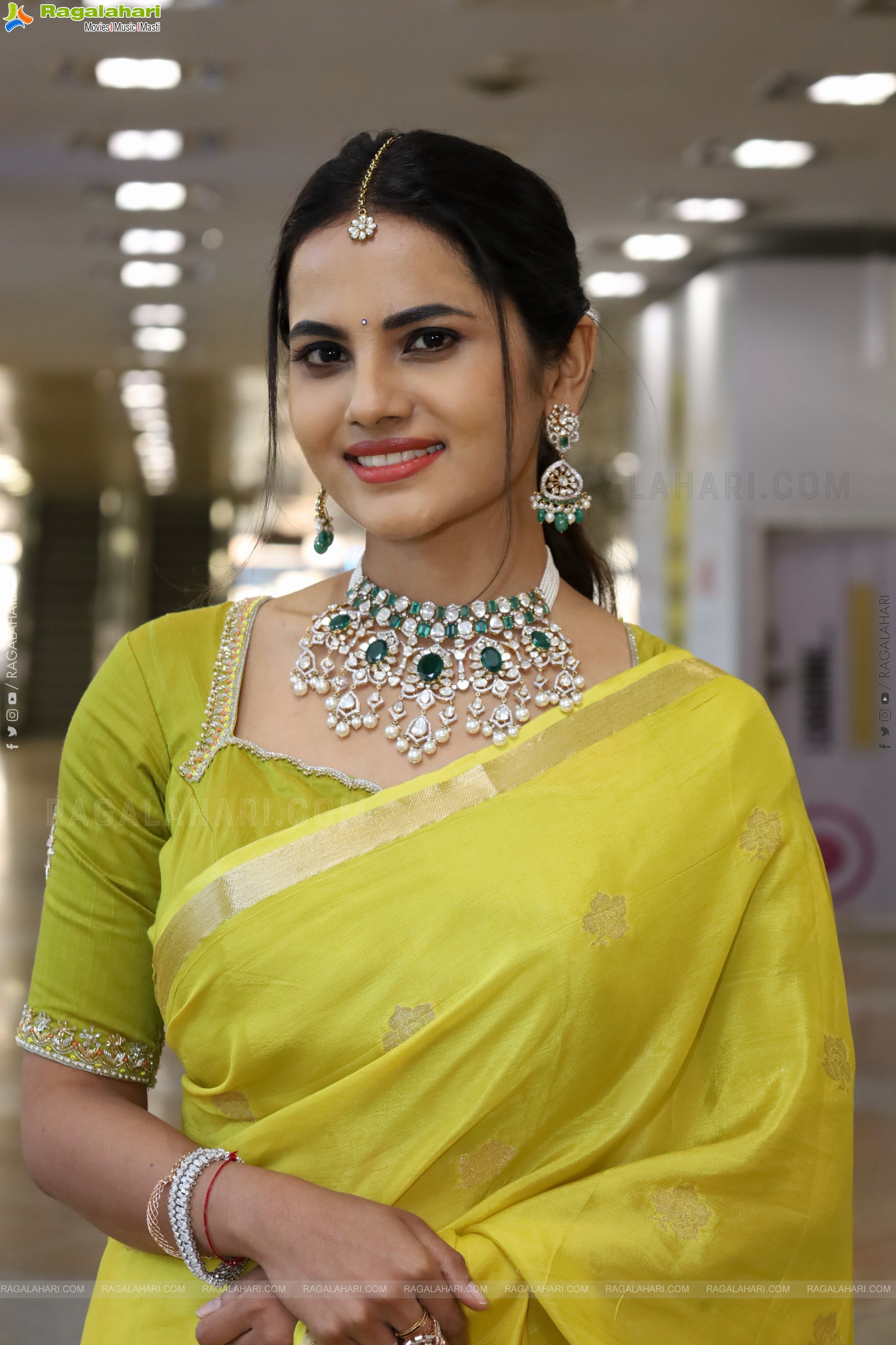 Priyanka Chowdary at Hi Life Jewels Launch, HD Gallery