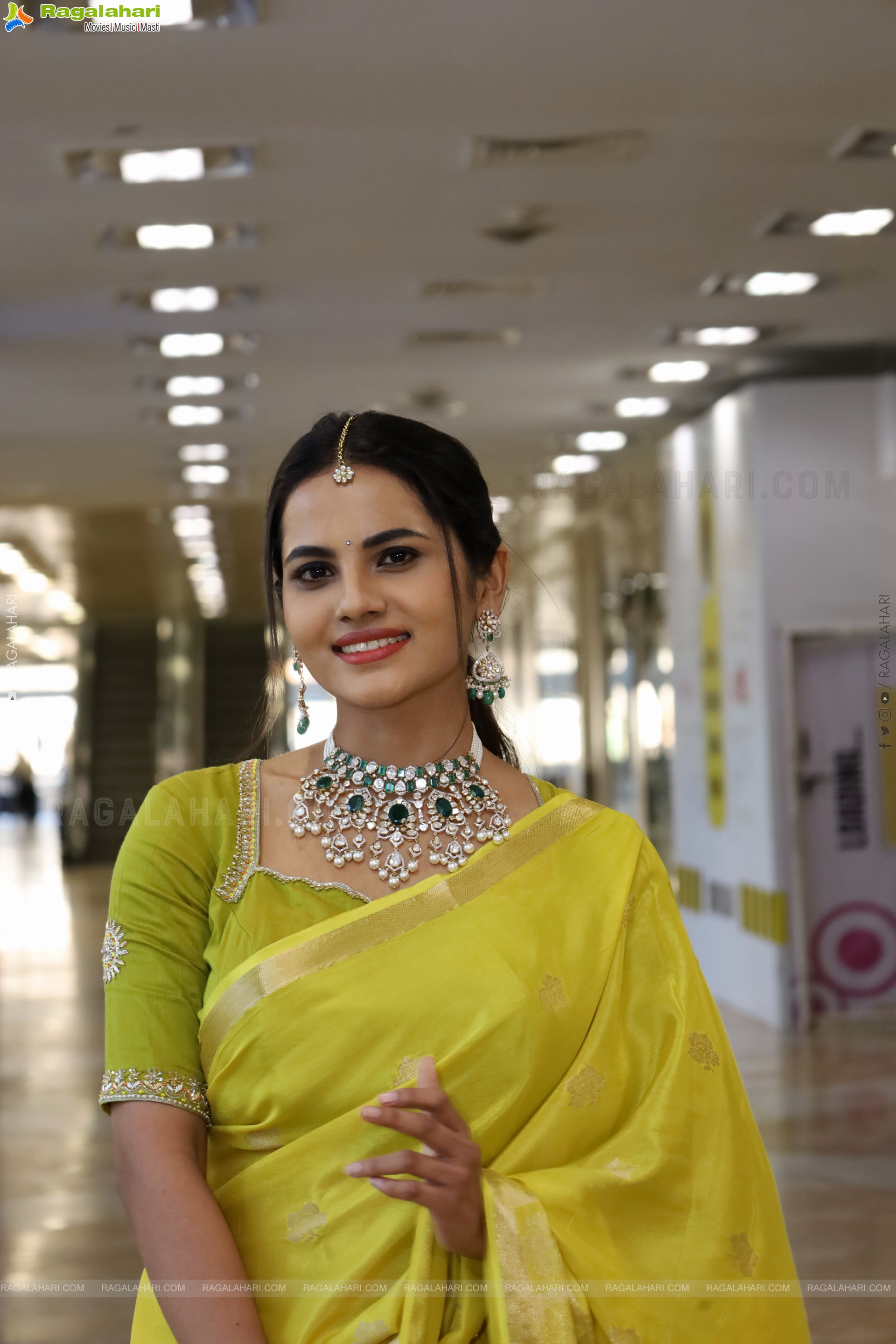 Priyanka Chowdary at Hi Life Jewels Launch, HD Gallery