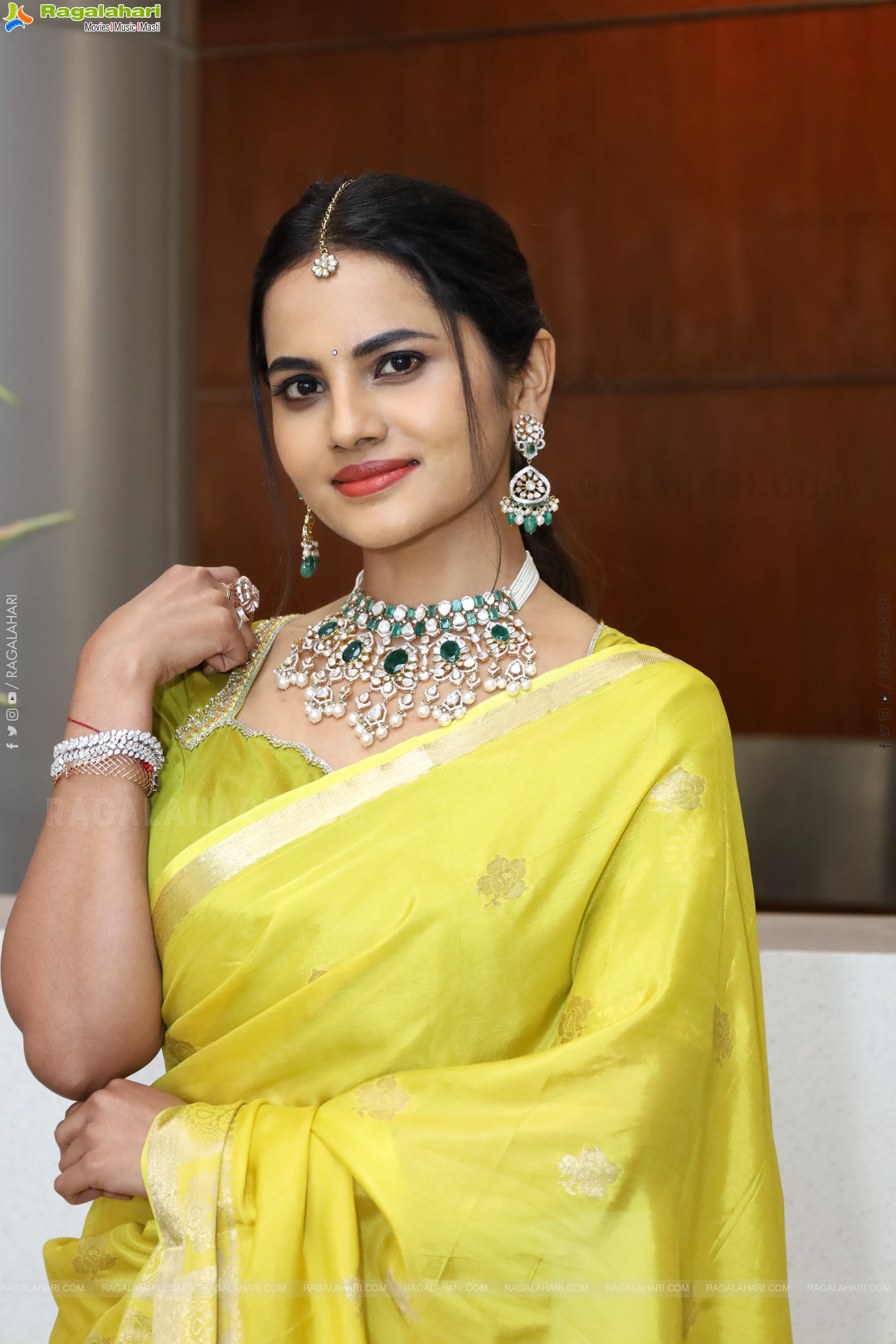 Priyanka Chowdary at Hi Life Jewels Launch, HD Gallery