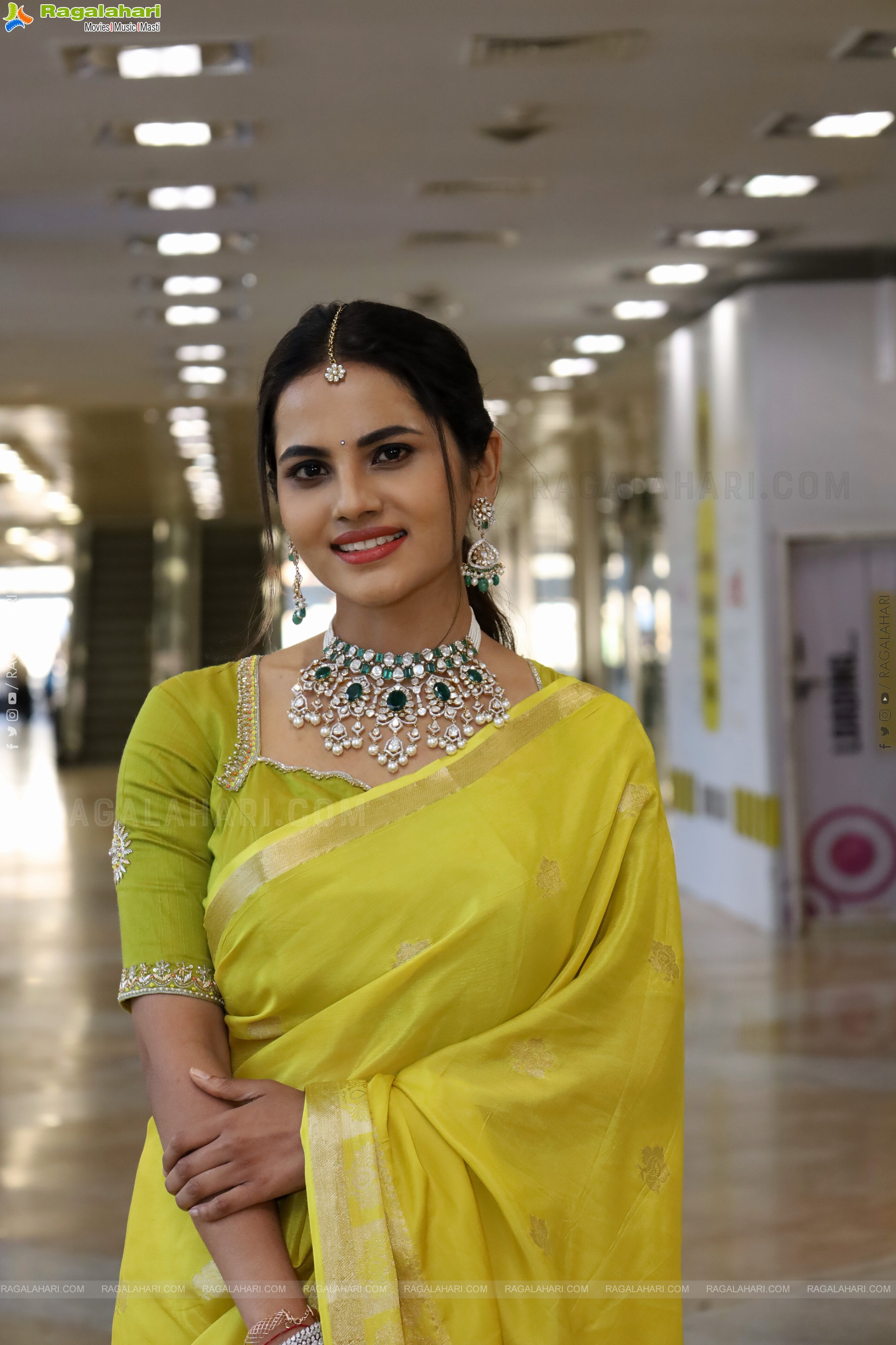 Priyanka Chowdary at Hi Life Jewels Launch, HD Gallery