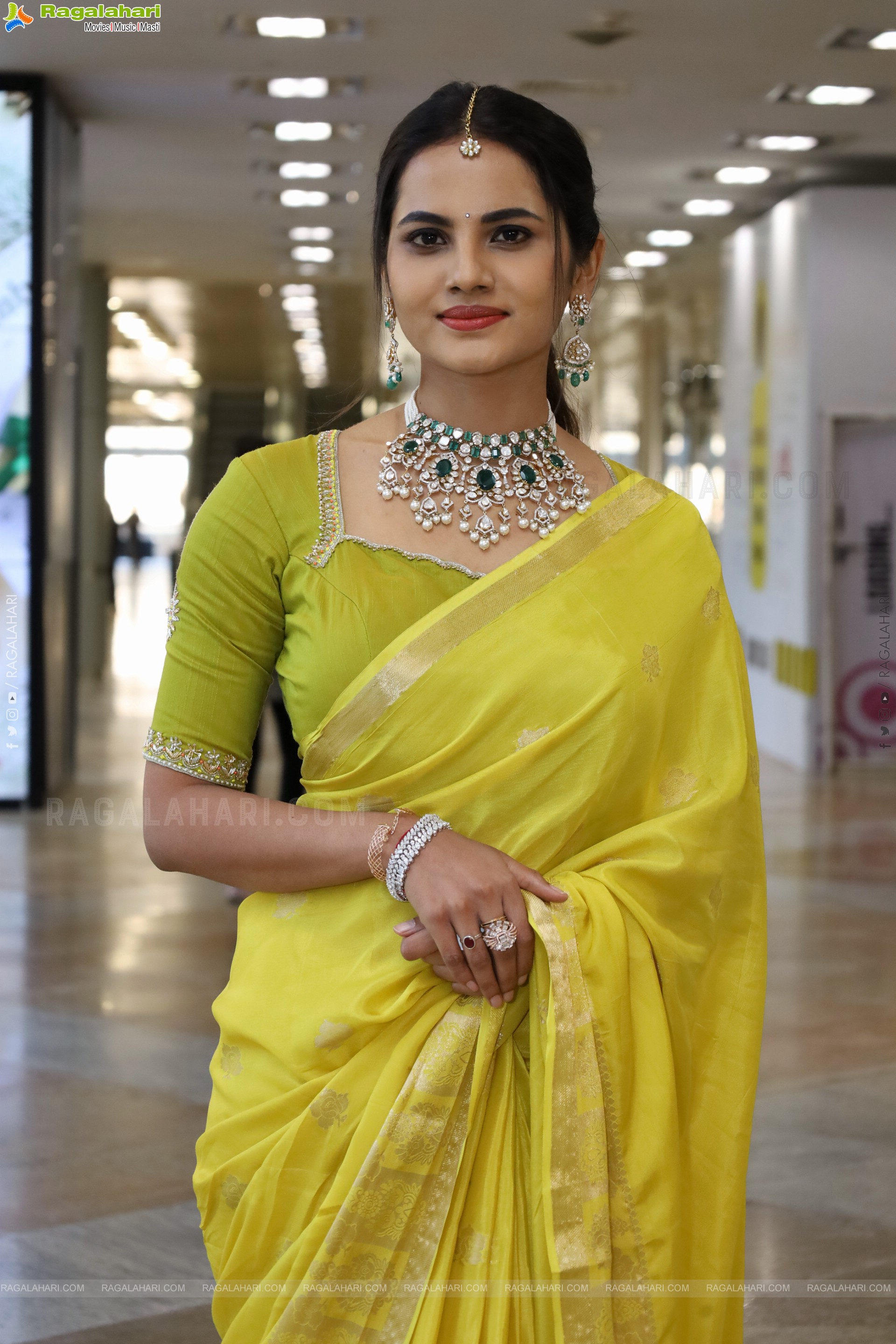 Priyanka Chowdary at Hi Life Jewels Launch, HD Gallery