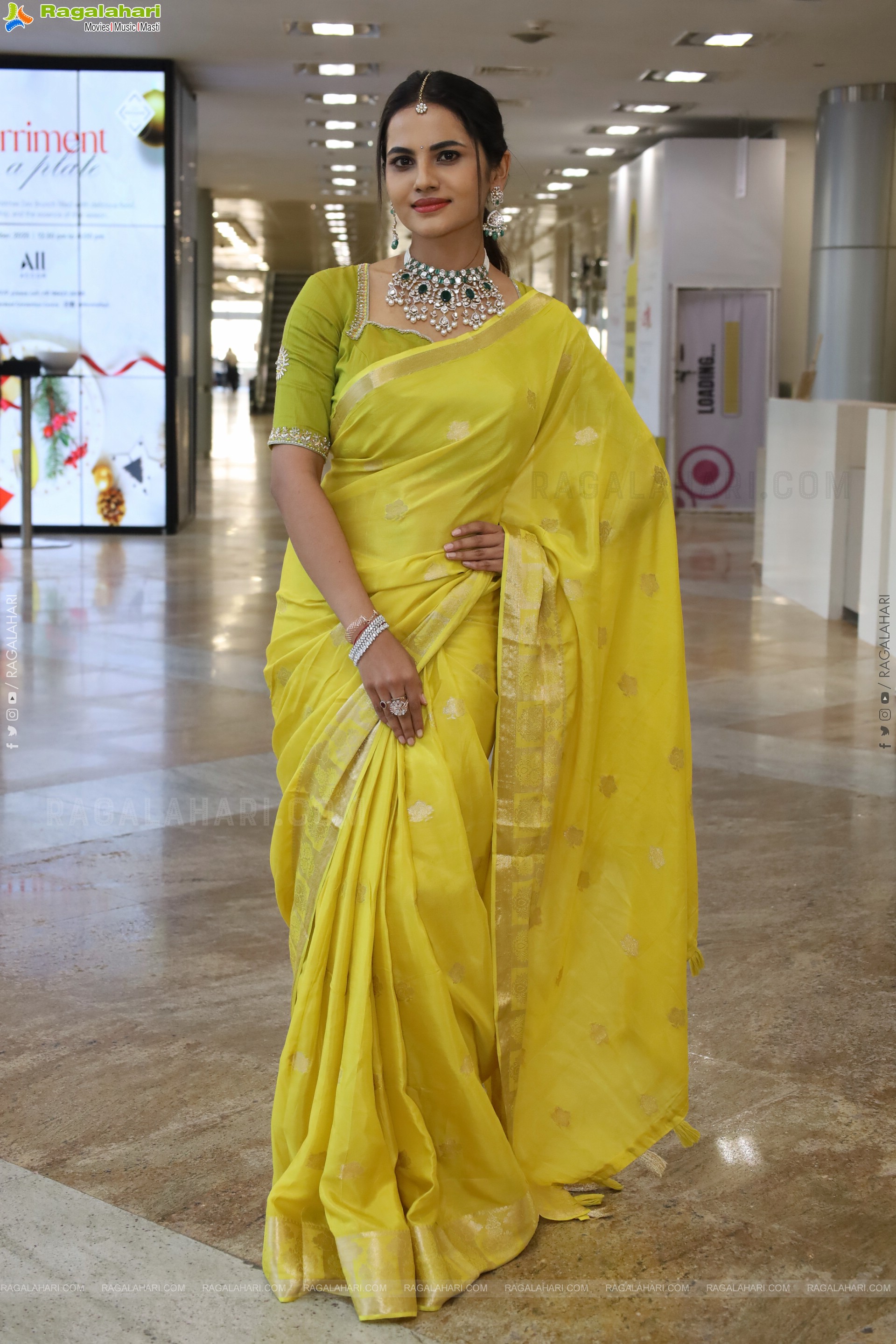 Priyanka Chowdary at Hi Life Jewels Launch, HD Gallery