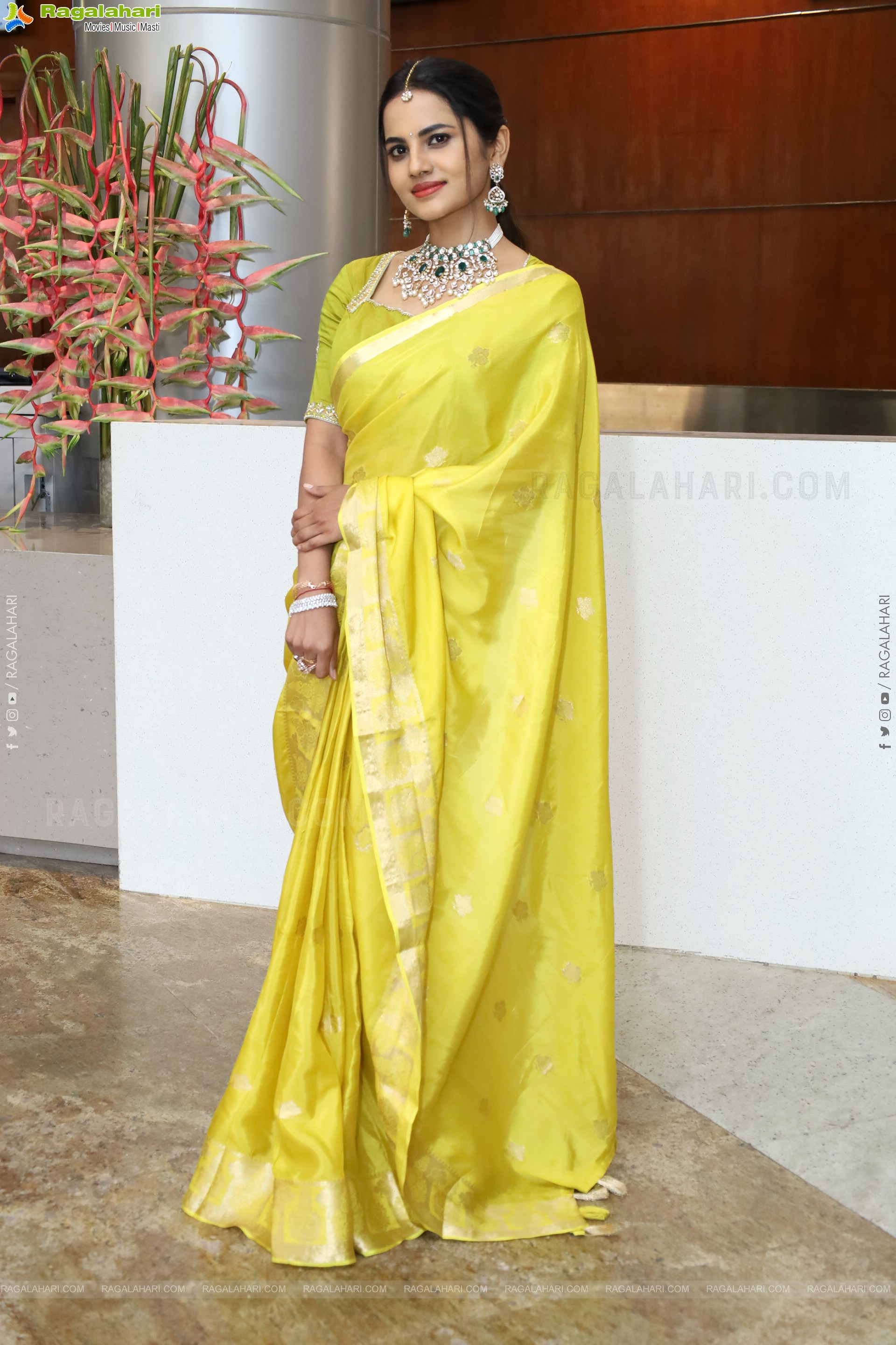 Priyanka Chowdary at Hi Life Jewels Launch, HD Gallery