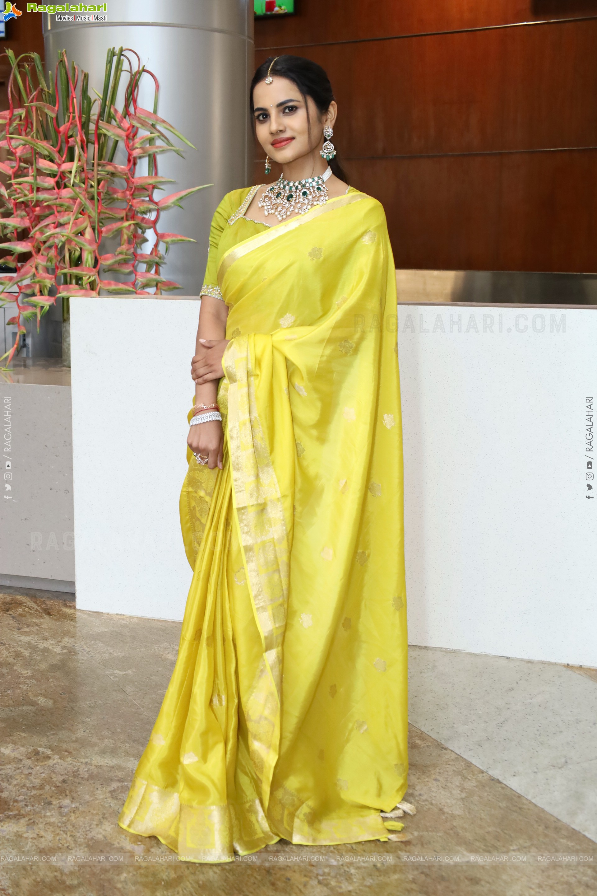 Priyanka Chowdary at Hi Life Jewels Launch, HD Gallery