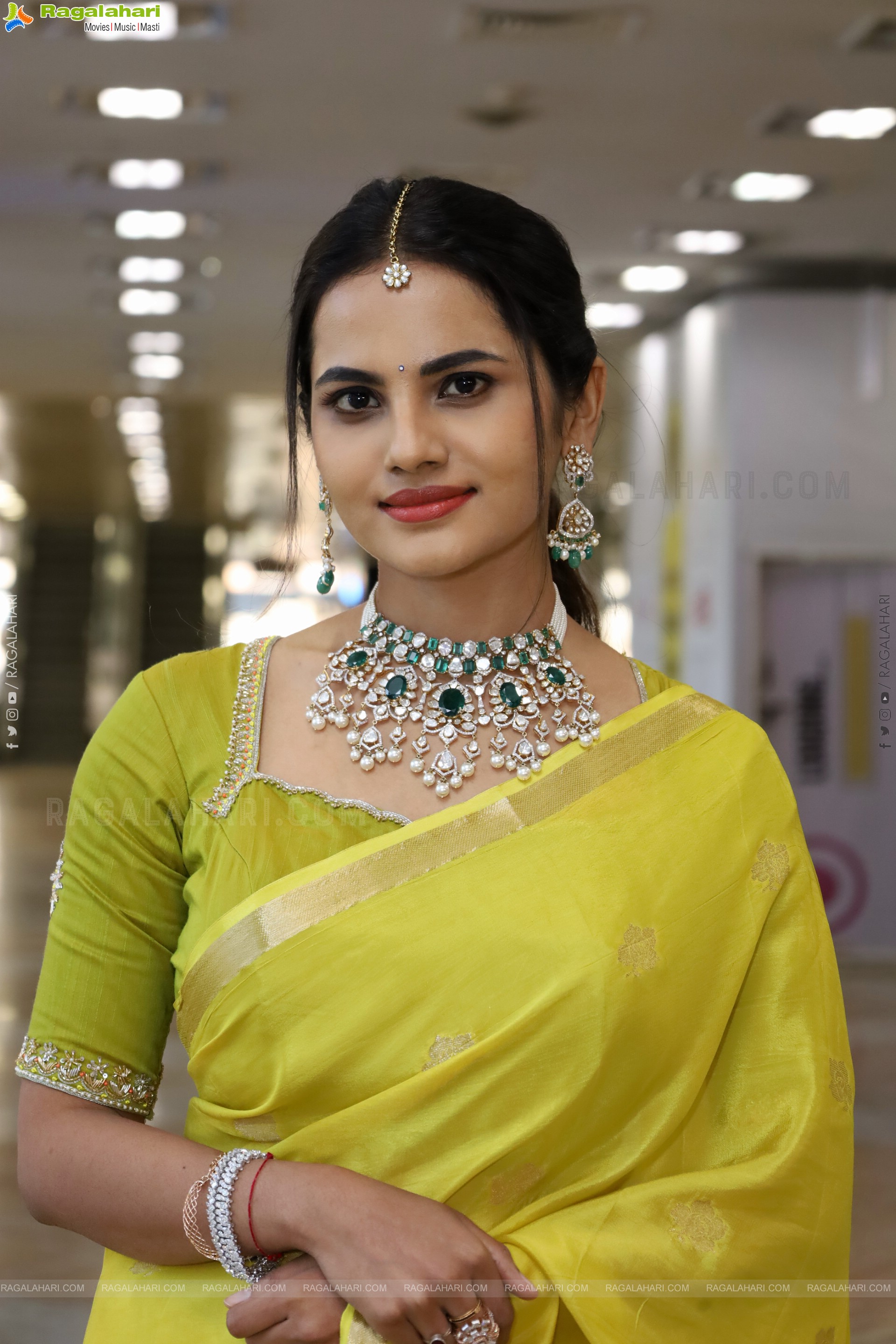 Priyanka Chowdary at Hi Life Jewels Launch, HD Gallery