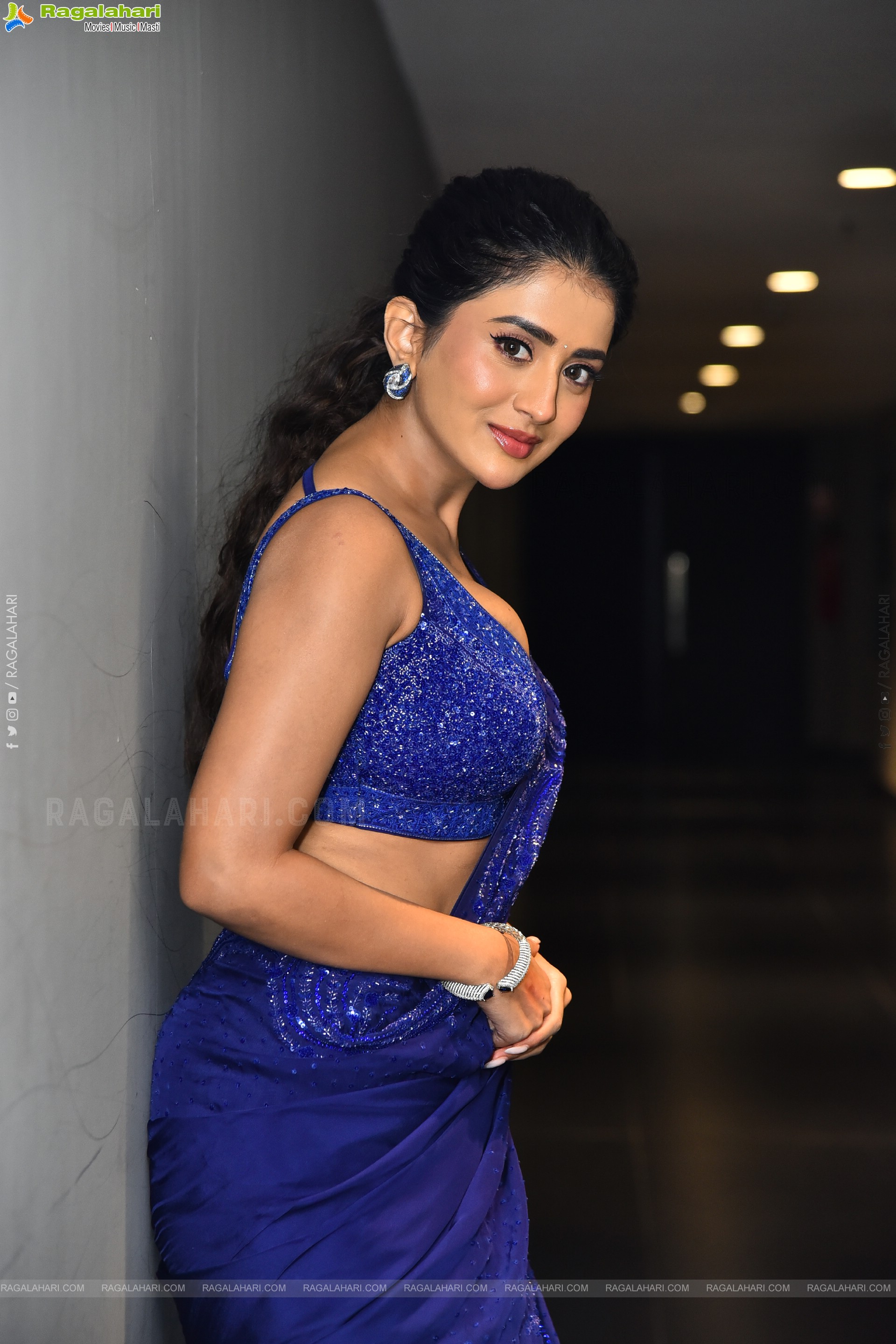 Rashi Singh at 3 Roses Season 2 Prerelease Event, HD Gallery