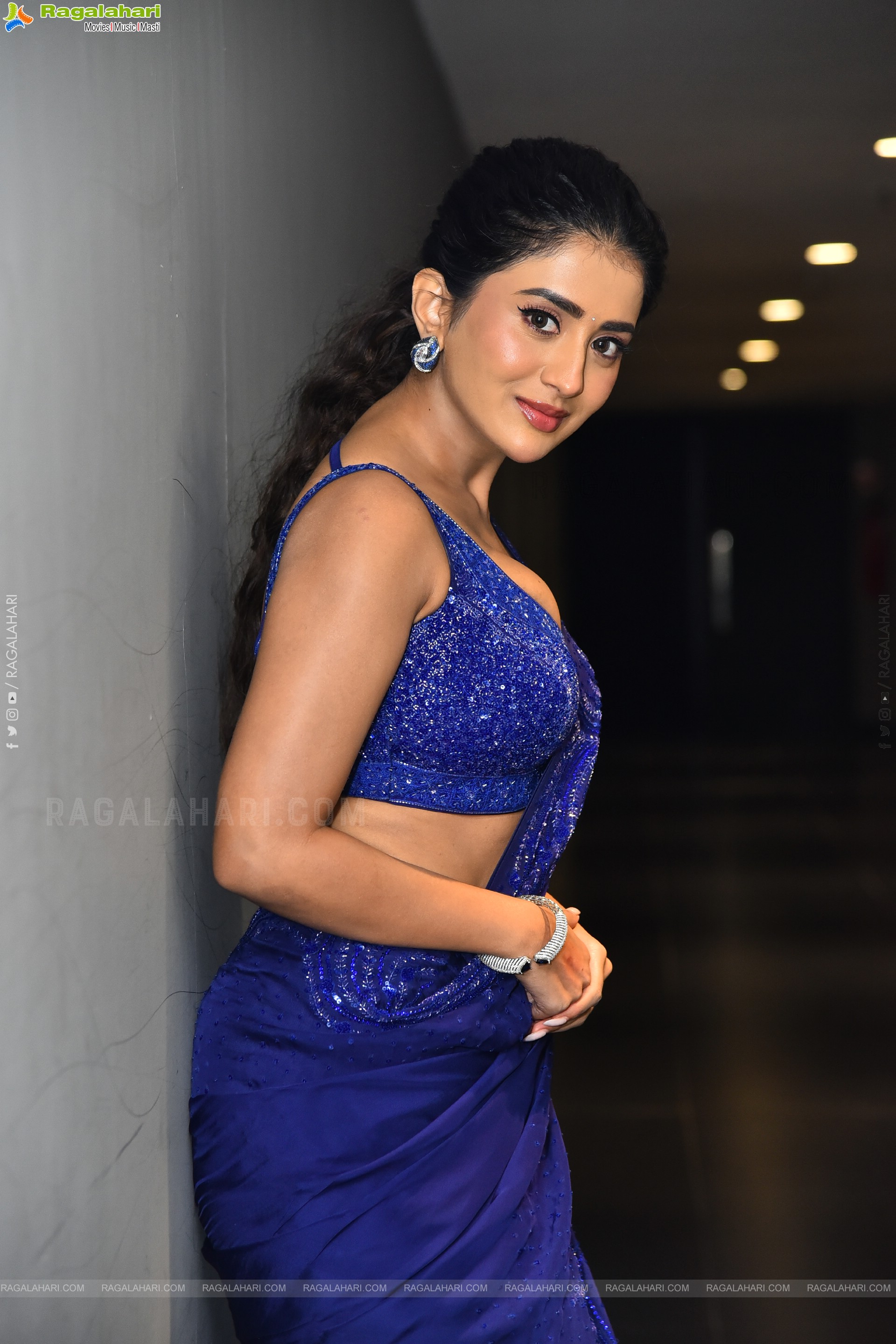 Rashi Singh at 3 Roses Season 2 Prerelease Event, HD Gallery