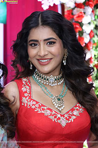 Rashi Singh at Hi Life Exhibition New Year Festive Edition 