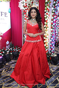 Rashi Singh at Hi Life Exhibition New Year Festive Edition 