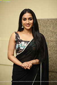 Sakshi Mhadolkar stills in Black Saree, HD Gallery