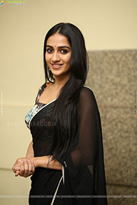 Sakshi Mhadolkar stills in Black Saree, HD Gallery