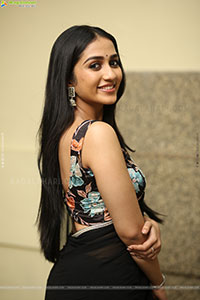 Sakshi Mhadolkar stills in Black Saree, HD Gallery