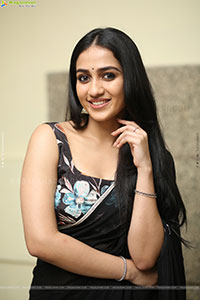 Sakshi Mhadolkar stills in Black Saree, HD Gallery