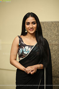 Sakshi Mhadolkar stills in Black Saree, HD Gallery