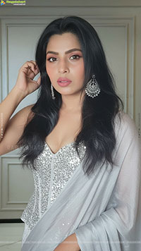 Supriya Pillai Glamorous Photoshoot Stills, HD Gallery