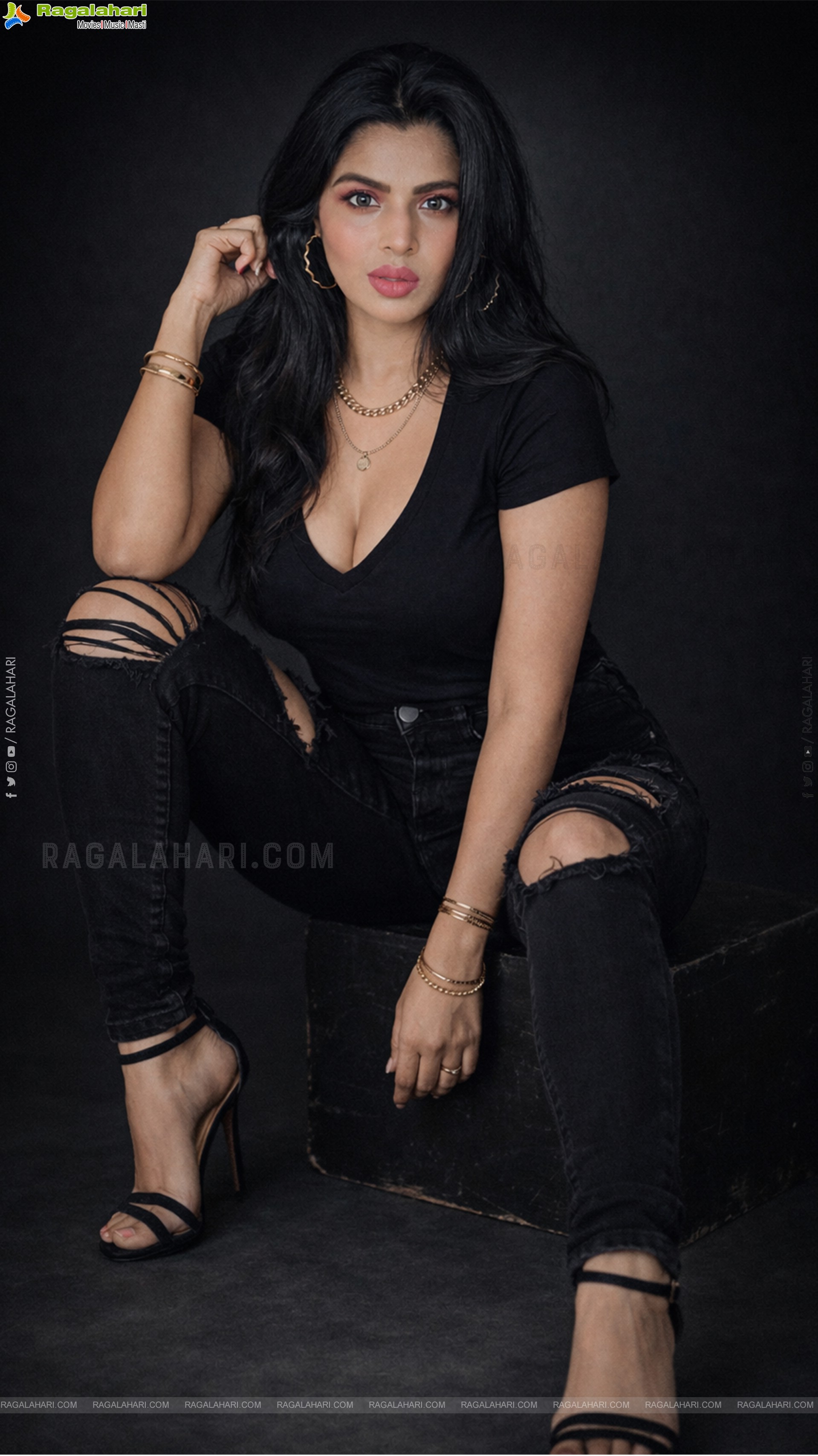 Supriya Pillai Glamorous Photoshoot Stills, HD Gallery