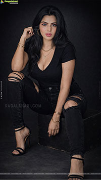 Supriya Pillai Glamorous Photoshoot Stills, HD Gallery