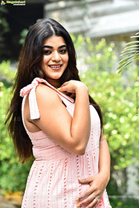 Yamini Bhaskar at Psych Siddhartha Interview, HD Gallery