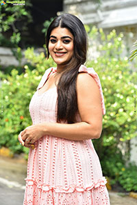 Yamini Bhaskar at Psych Siddhartha Interview, HD Gallery