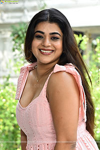 Yamini Bhaskar at Psych Siddhartha Interview, HD Gallery