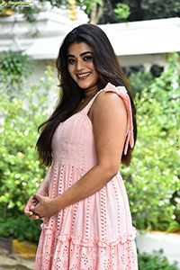 Yamini Bhaskar at Psych Siddhartha Interview, HD Gallery