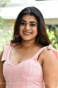 Yamini Bhaskar at Psych Siddhartha Interview, HD Gallery