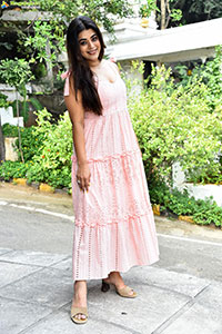 Yamini Bhaskar at Psych Siddhartha Interview, HD Gallery