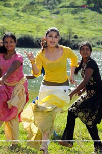 Bhumika in Naa Style Veru