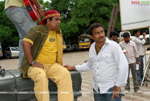 King (Nagarjuna, Trisha) Working Stills