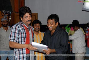 King (Nagarjuna, Trisha) Working Stills