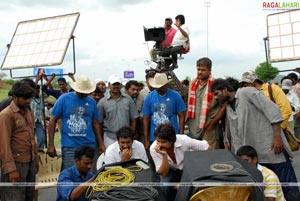 King (Nagarjuna, Trisha) Working Stills