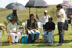 King (Nagarjuna, Trisha) Working Stills