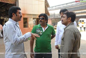 King (Nagarjuna, Trisha) Working Stills