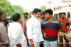 King (Nagarjuna, Trisha) Working Stills