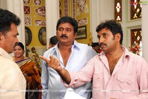 King (Nagarjuna, Trisha) Working Stills