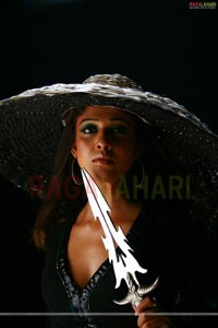 Nayanatara in Salute