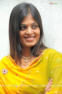 Sindhu Menon at Prema Pilustondi Preaa Meet